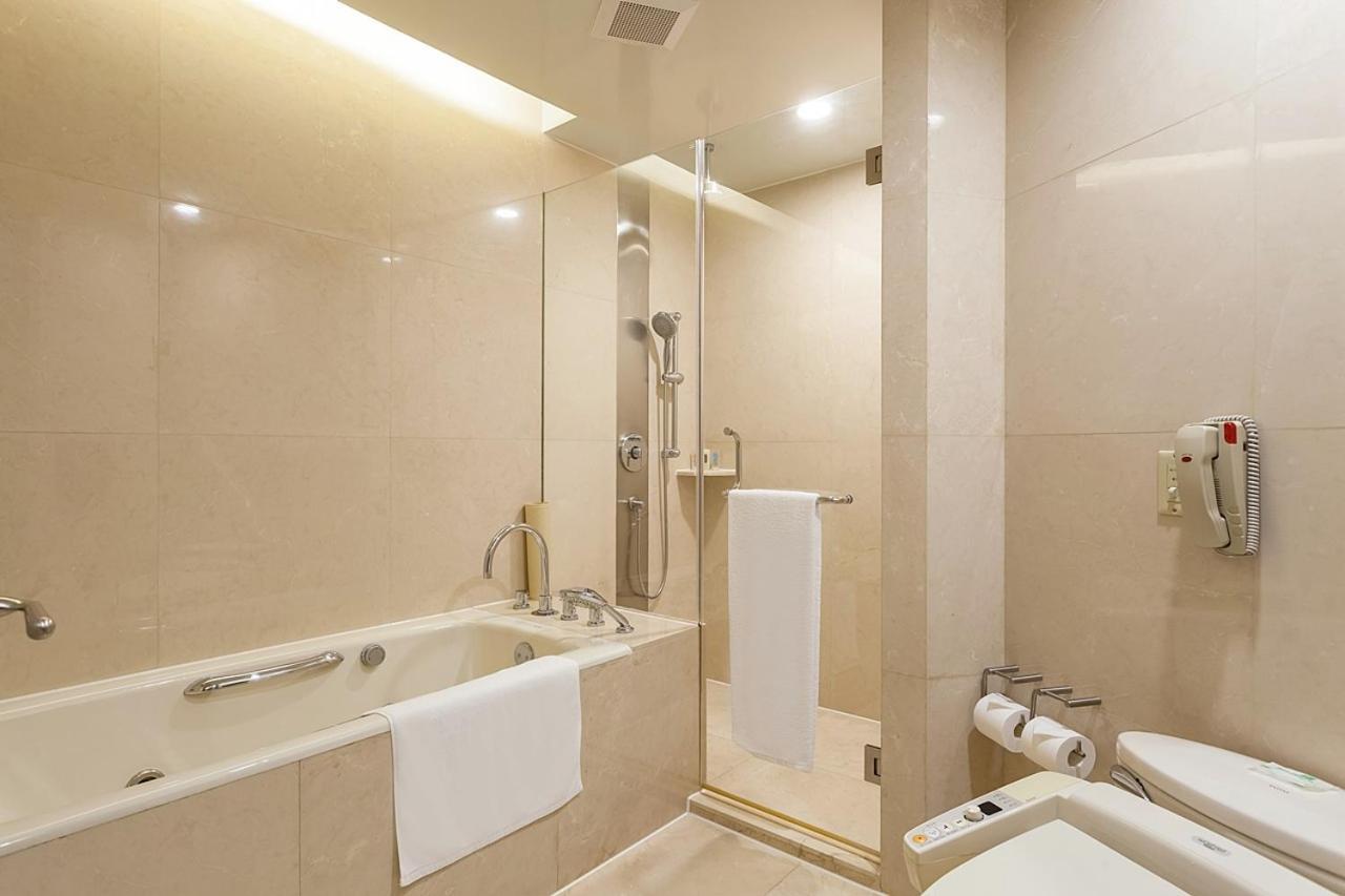 Holiday Inn Shanghai Vista By Ihg Exterior photo