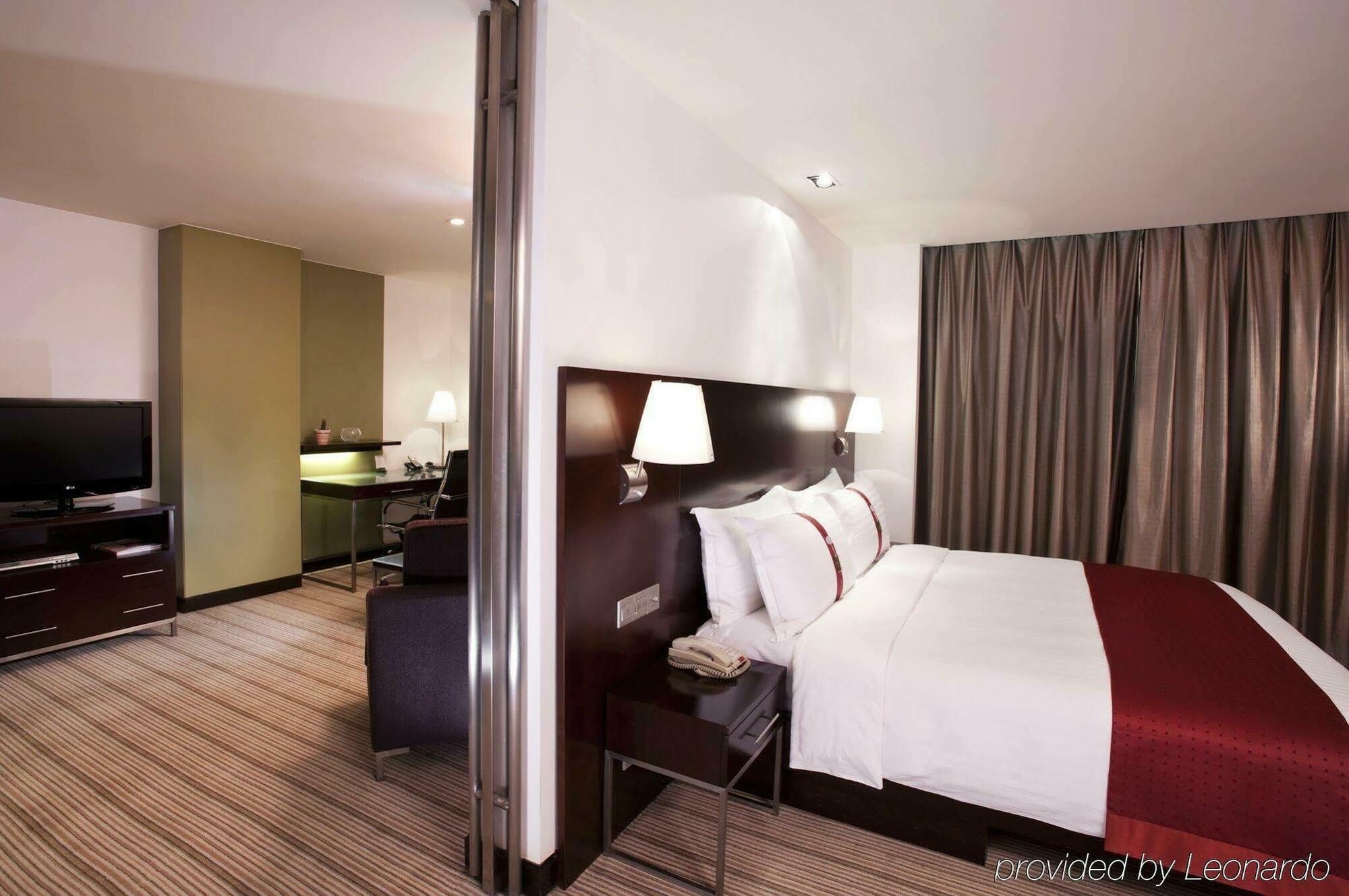Holiday Inn Shanghai Vista By Ihg Exterior photo